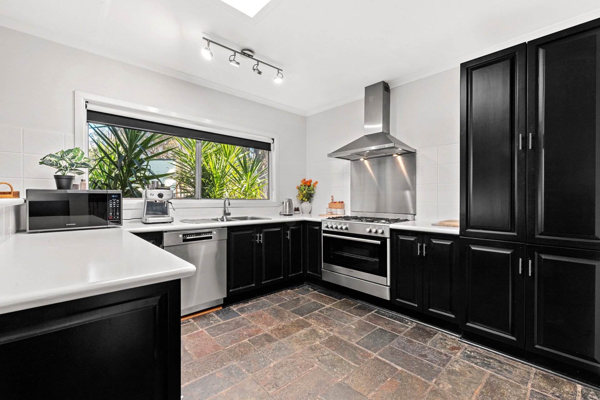 12 Sloans Road, North Warrandyte image 3