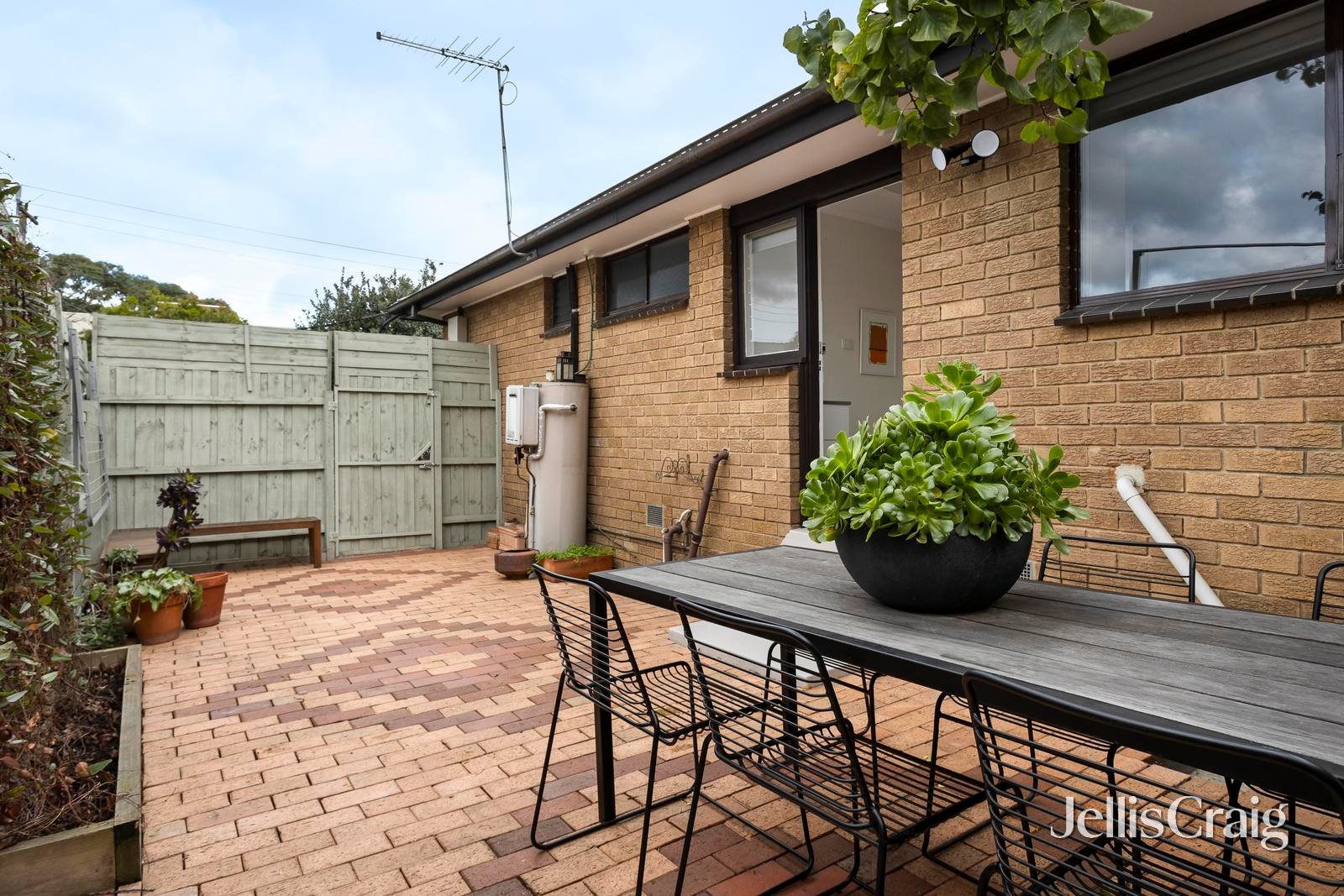 1/2 Smith Street, Thornbury image 8