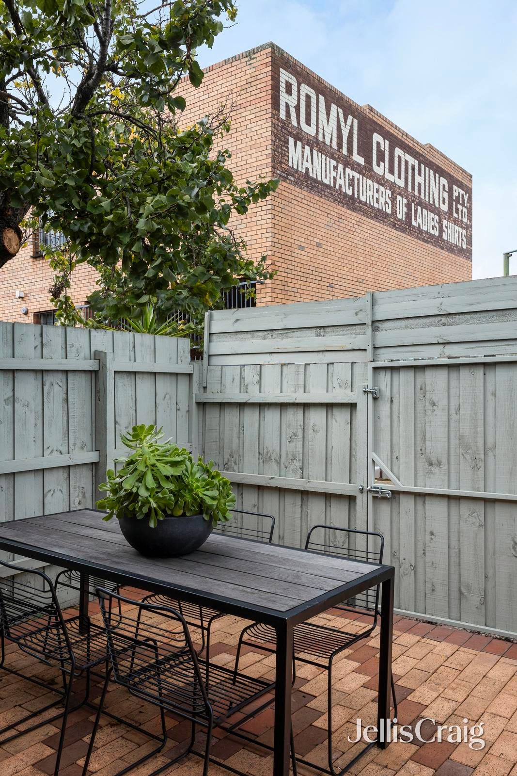 1/2 Smith Street, Thornbury image 9