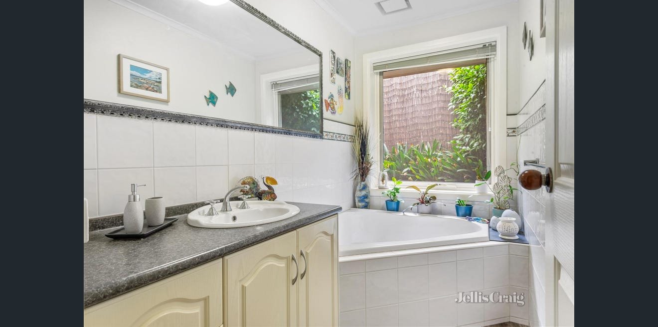 12 Snow Gum Road, Doncaster East image 6