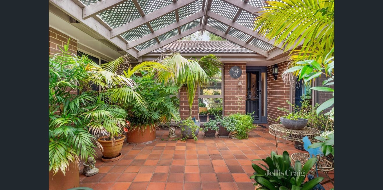 12 Snow Gum Road, Doncaster East image 9