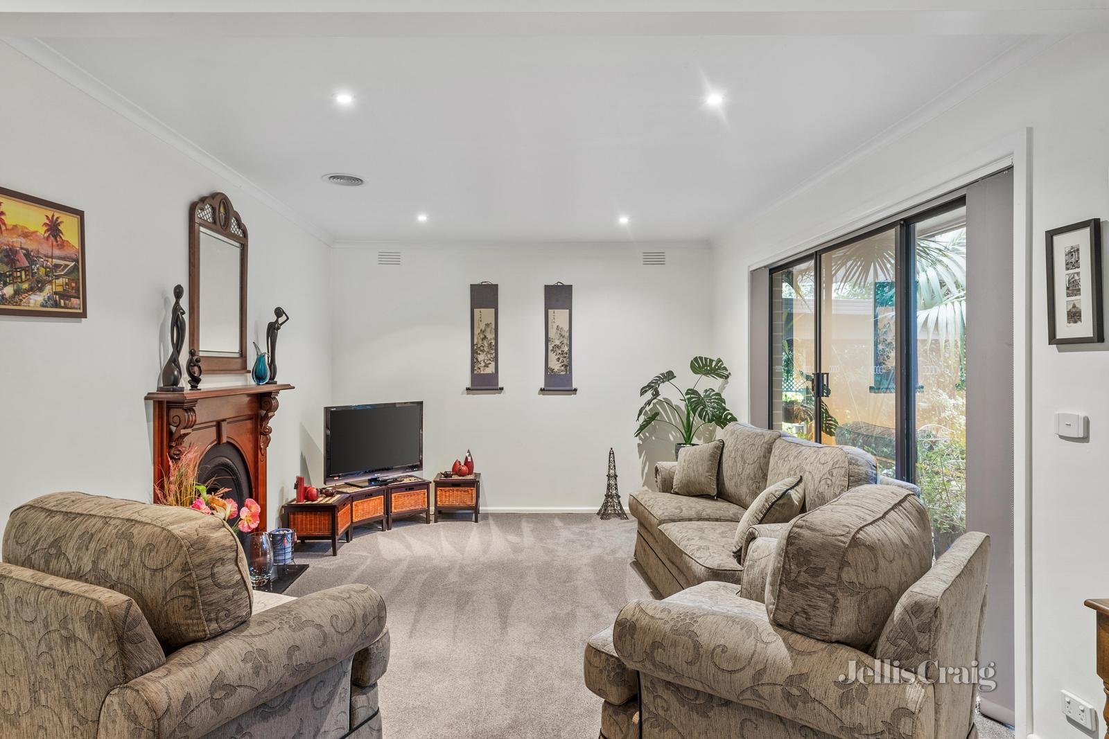 12 Snow Gum Road, Doncaster East image 2