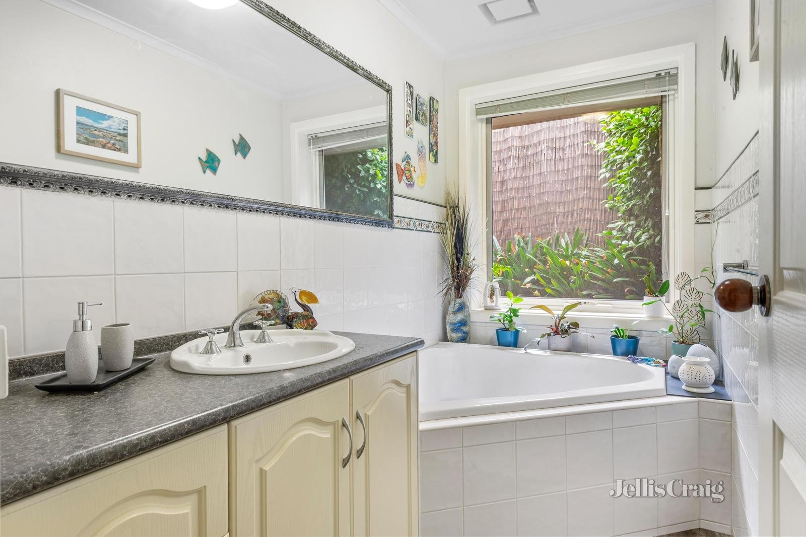 12 Snow Gum Road, Doncaster East image 6