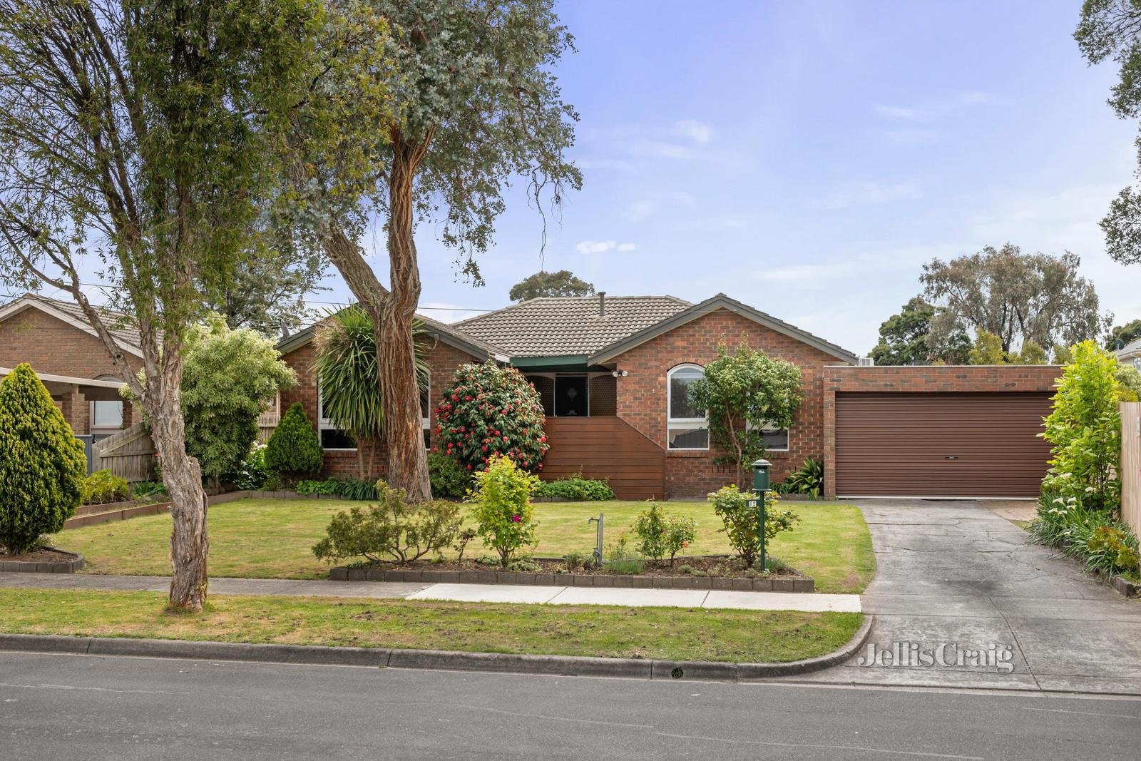 12 Squire Court, Glen Waverley image 1