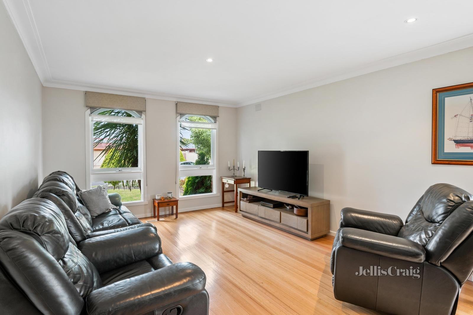 12 Squire Court, Glen Waverley image 2