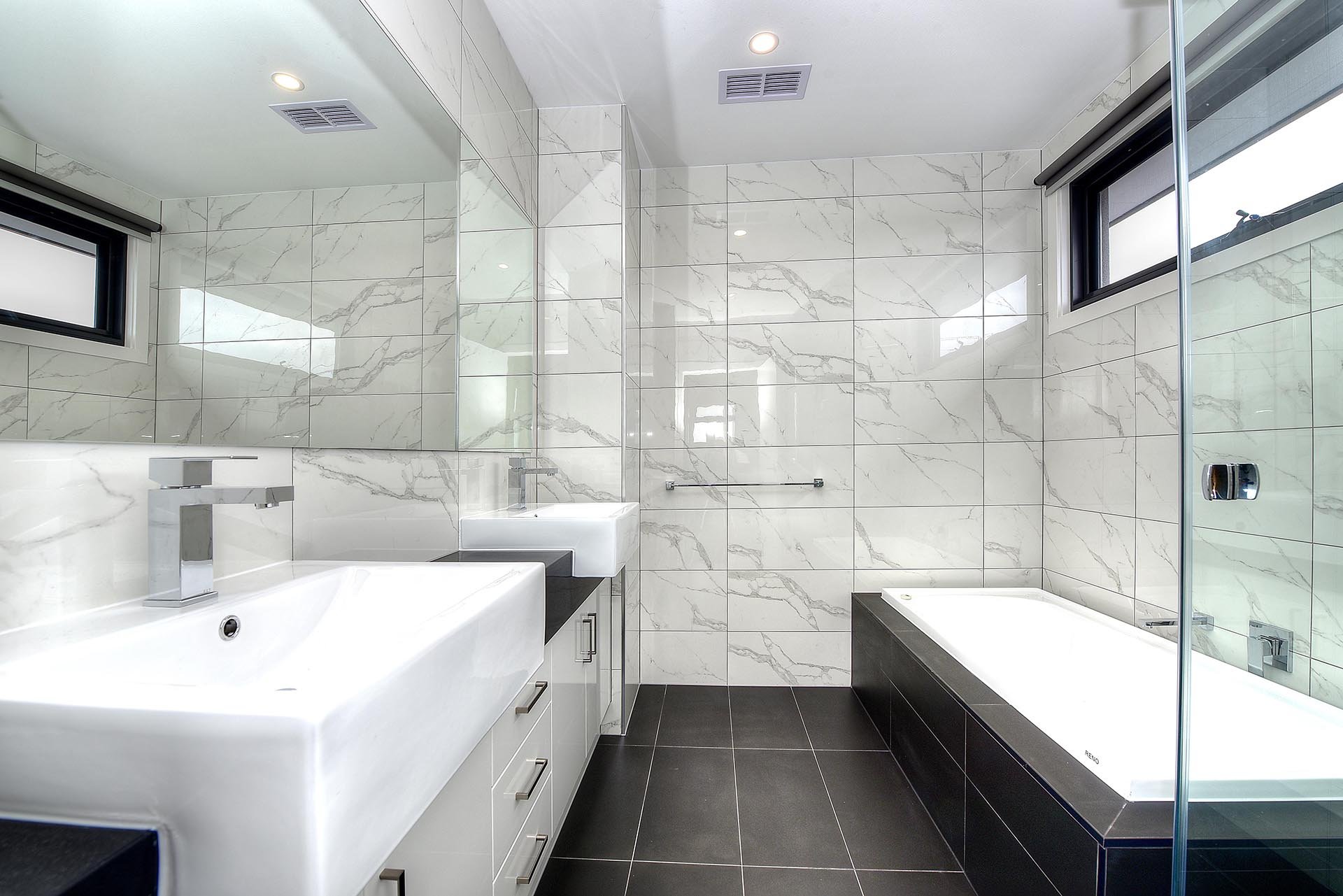 1/2 St Albans Street, Mount Waverley image 4