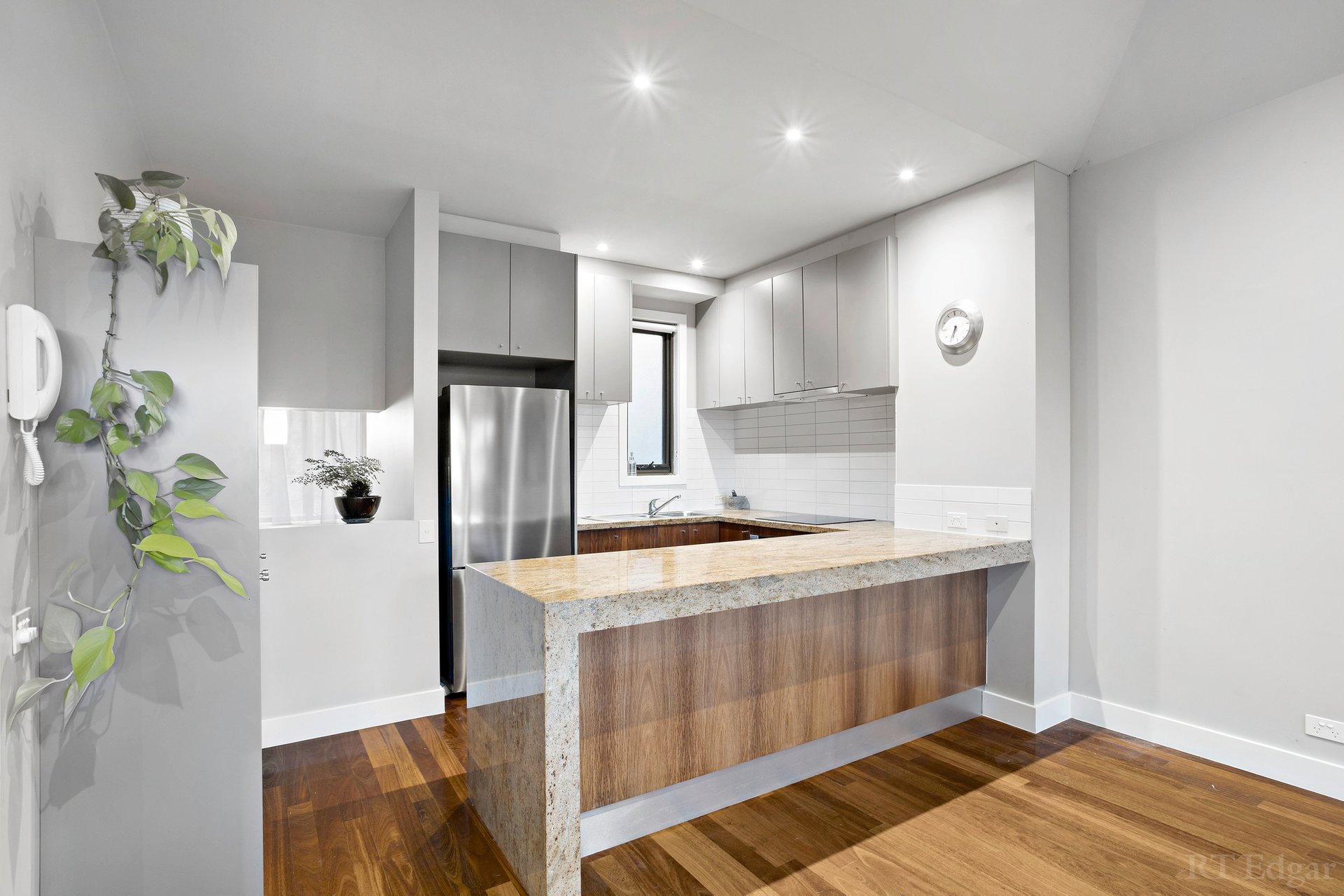 Property Gallery Thumbnail 4