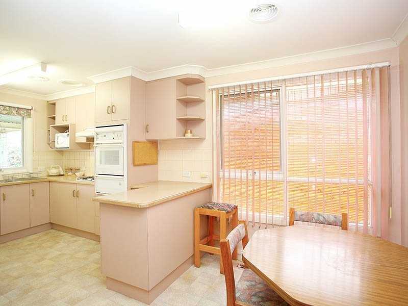 12 Stanhope Court, Ringwood image 2