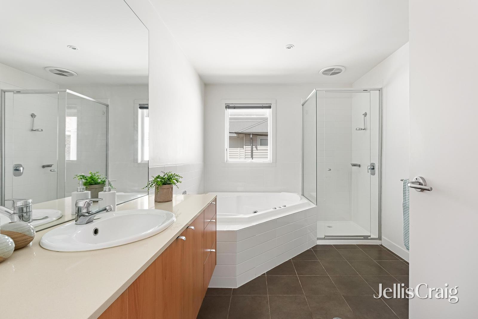 12 Stewart Street, Williamstown image 12