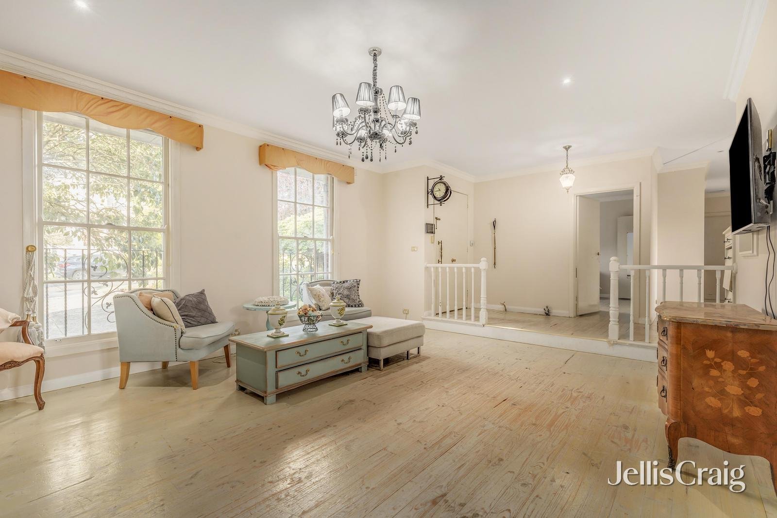 12 Stocks Road, Mount Waverley image 2