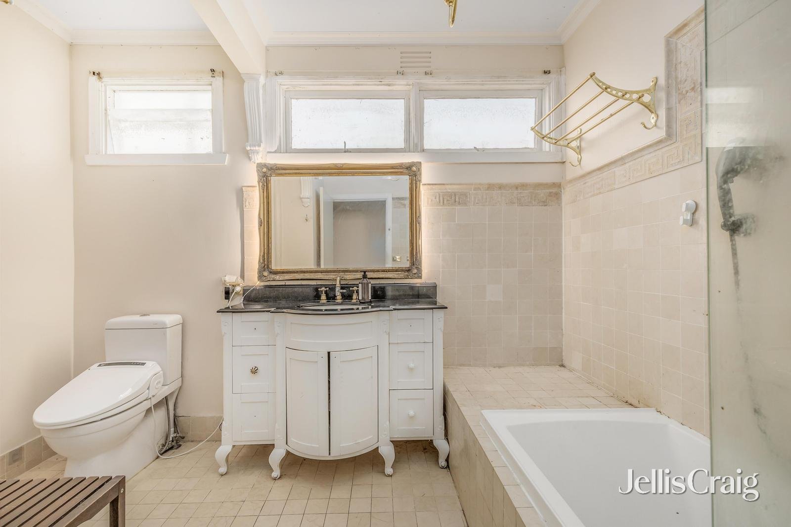 12 Stocks Road, Mount Waverley image 8