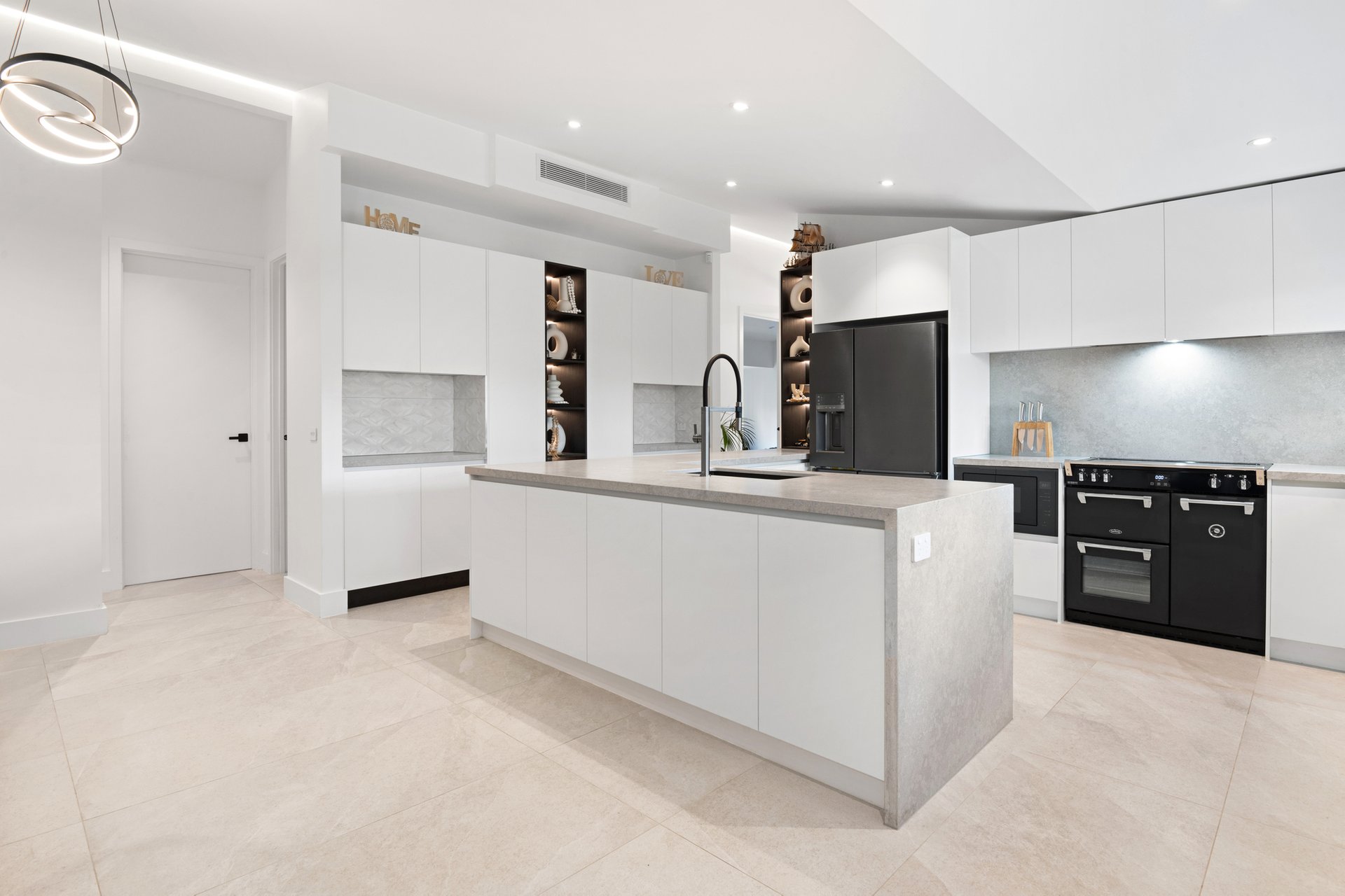 Property Gallery Thumbnail 3