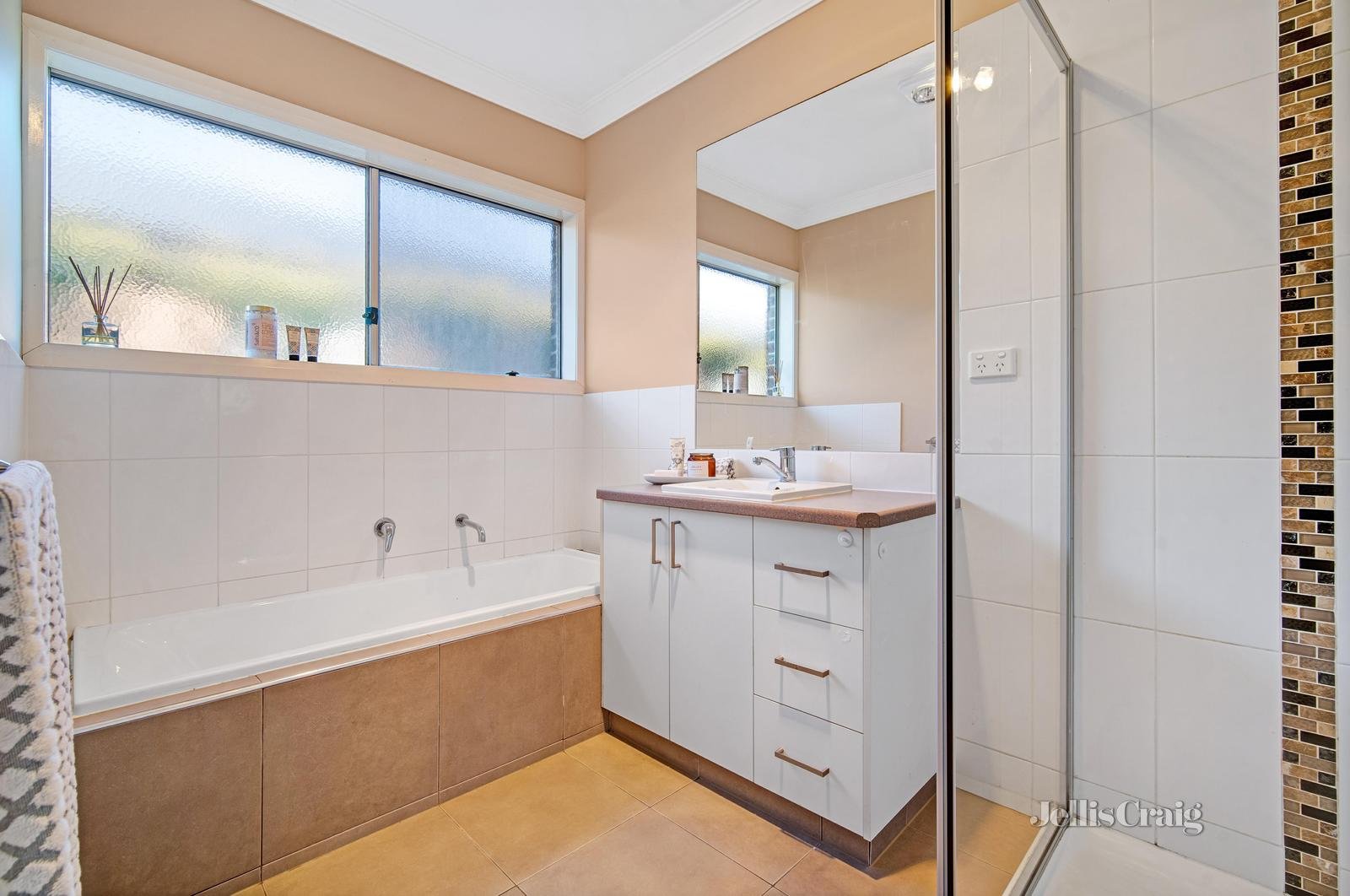 12 Sutcliffe Street, Lucas image 11