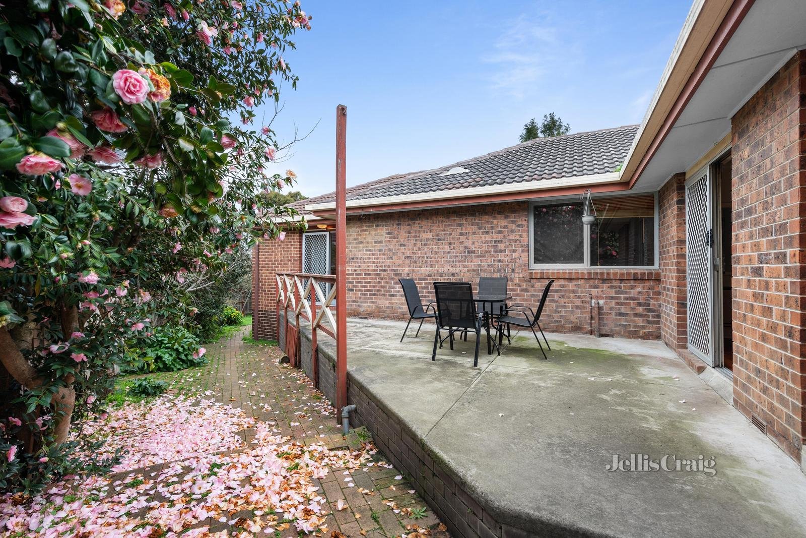 12 Swift Drive, Glen Waverley image 6