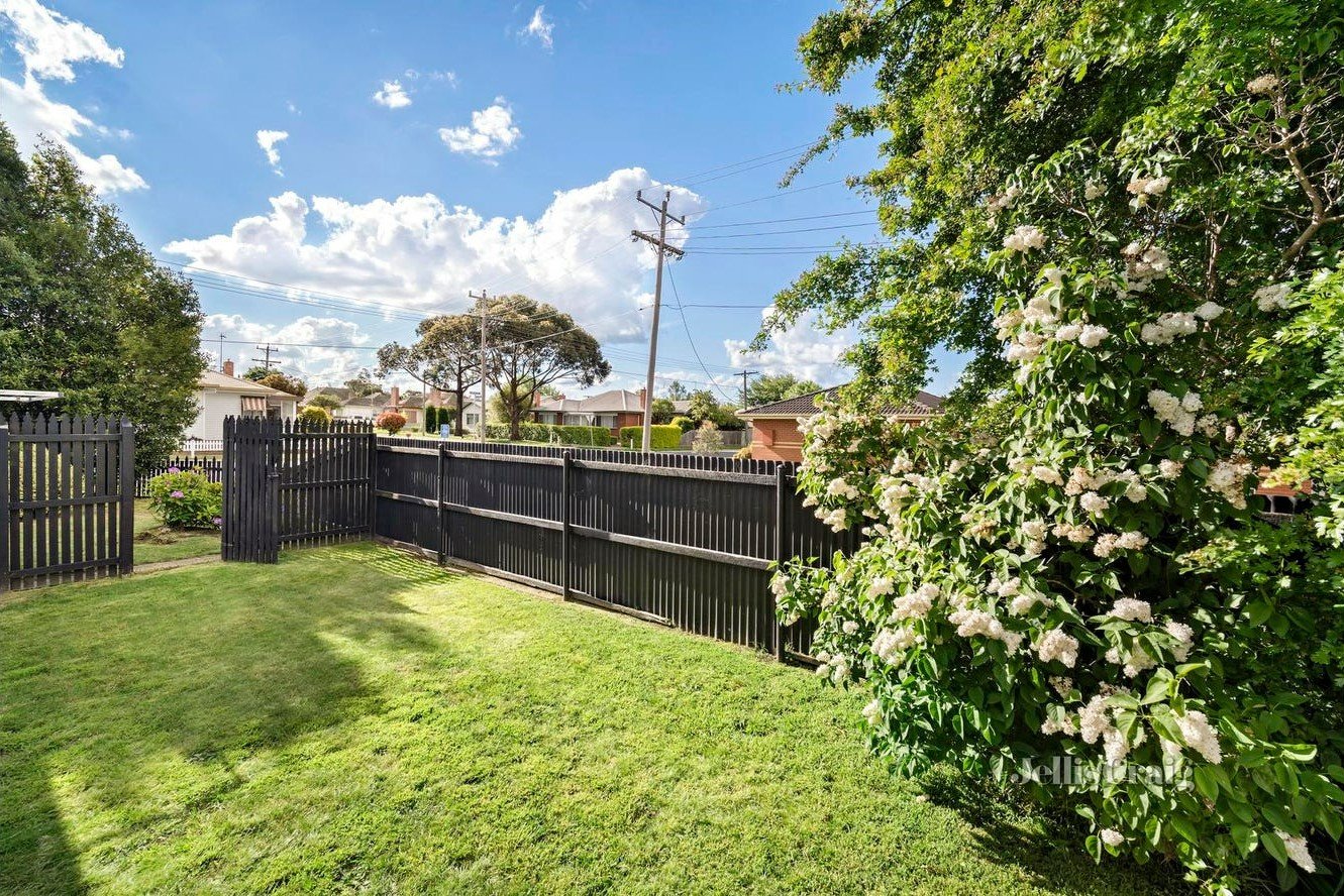 12 Symons Street, Wendouree image 6