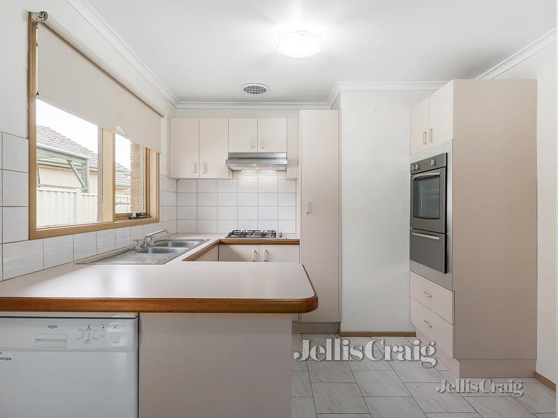 1/2 Talford Street, Doncaster East image 3