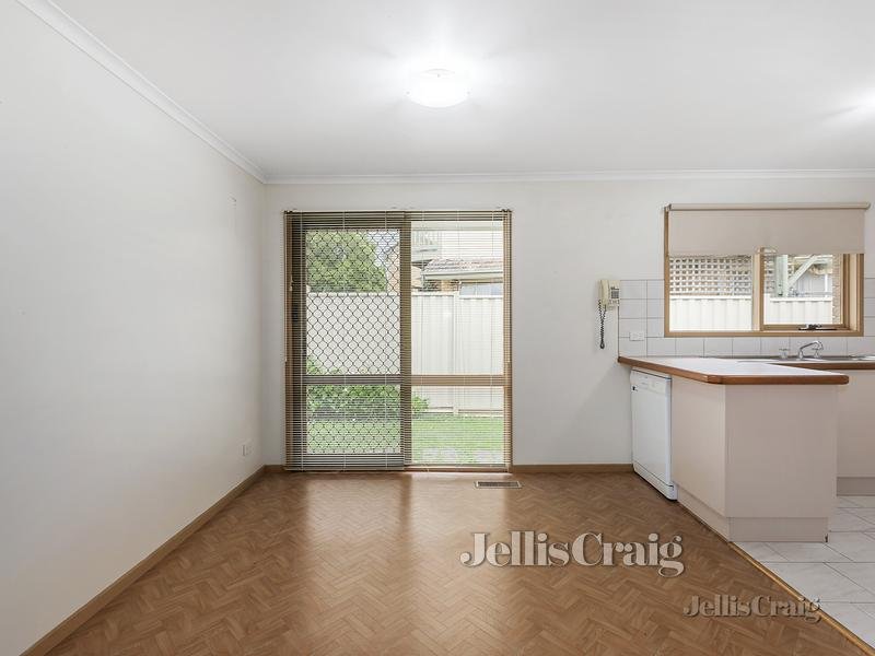 1/2 Talford Street, Doncaster East image 4
