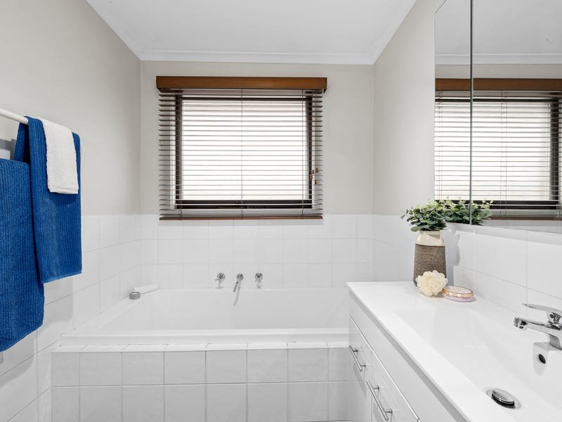 Property Gallery Thumbnail 9
