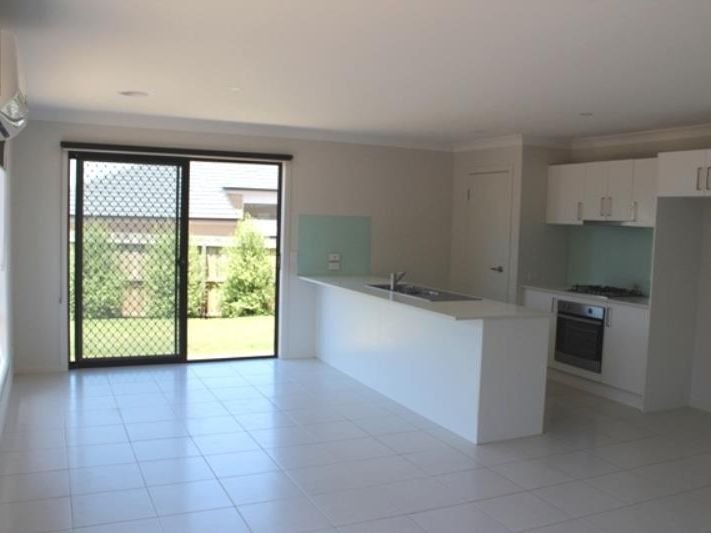 12 Tannin Way, Waurn Ponds image 2