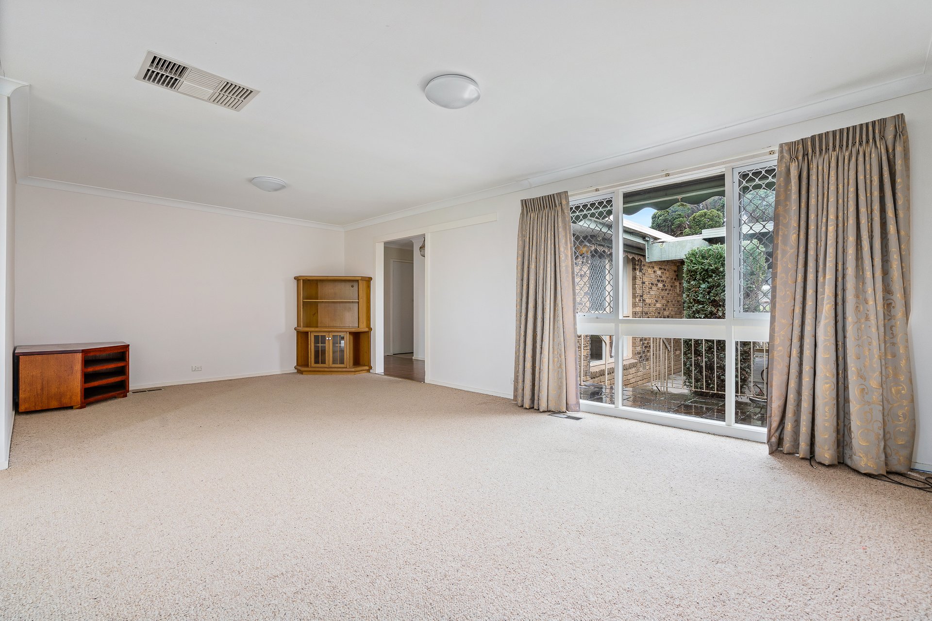 12 Taunton Street, Doncaster East image 3