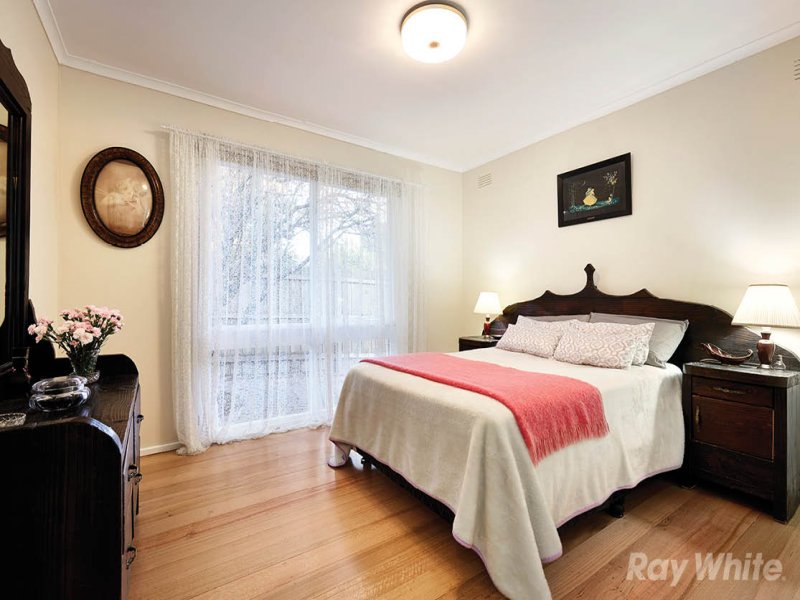 12 Templewood Avenue, Noble Park North image 6