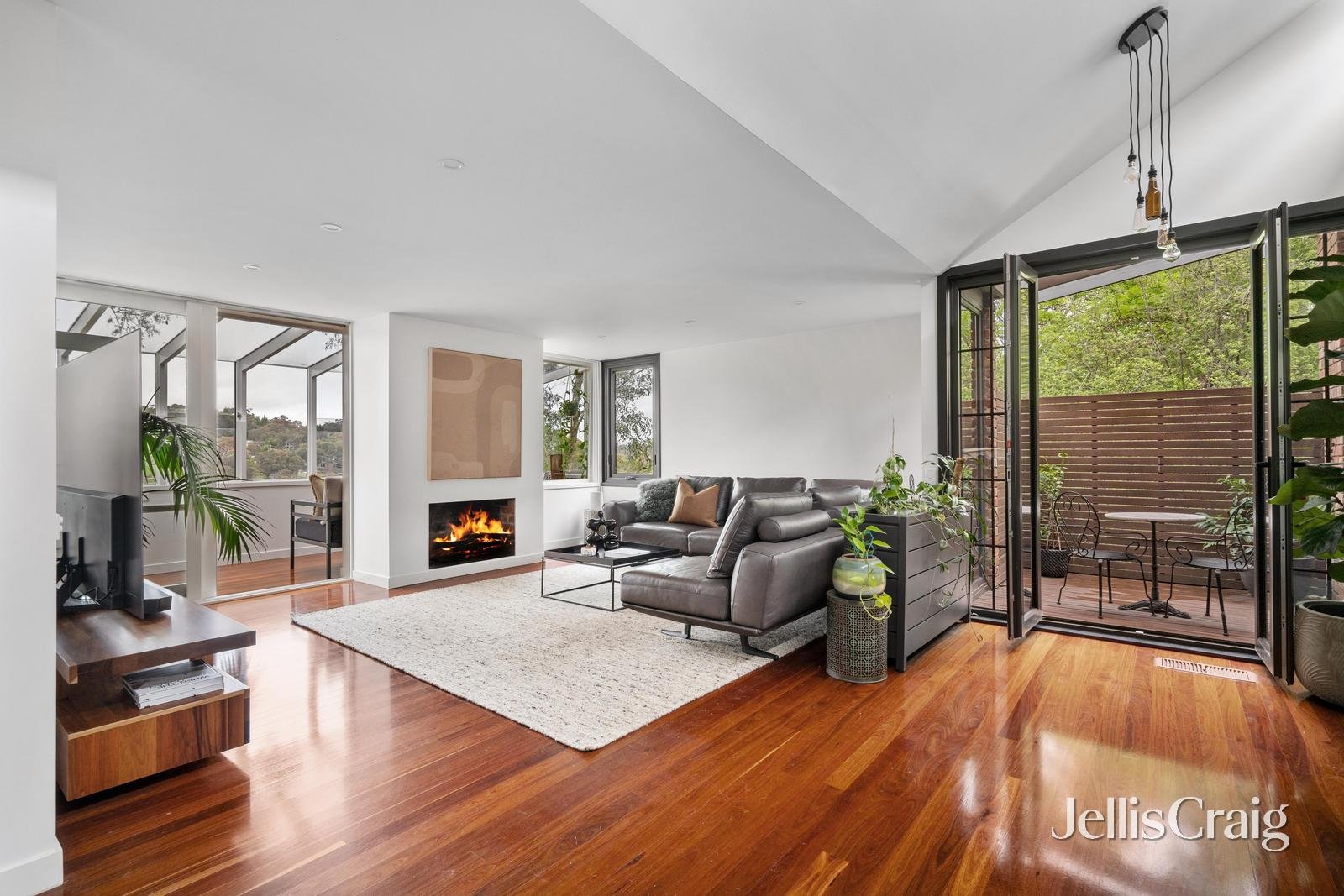 12 Terrigal Place, Greensborough image 3