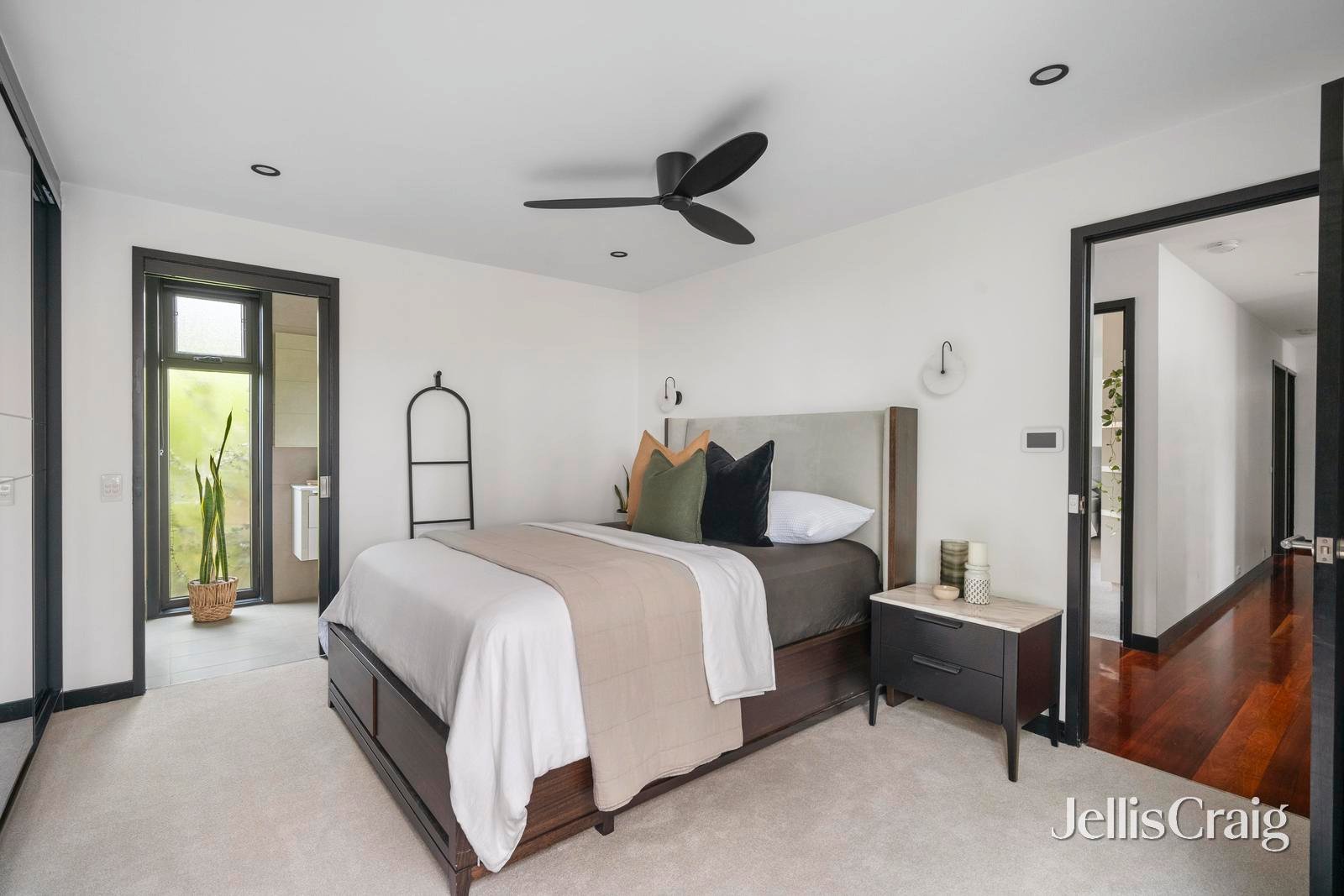 12 Terrigal Place, Greensborough image 8