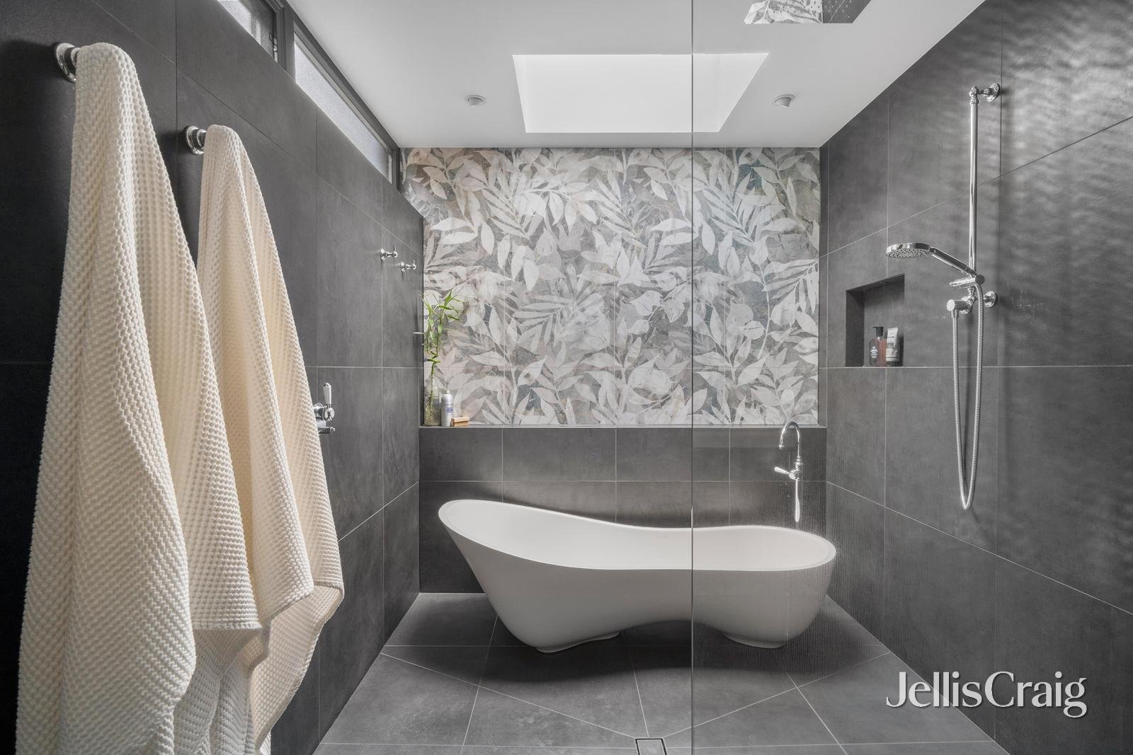 12 Terrigal Place, Greensborough image 13