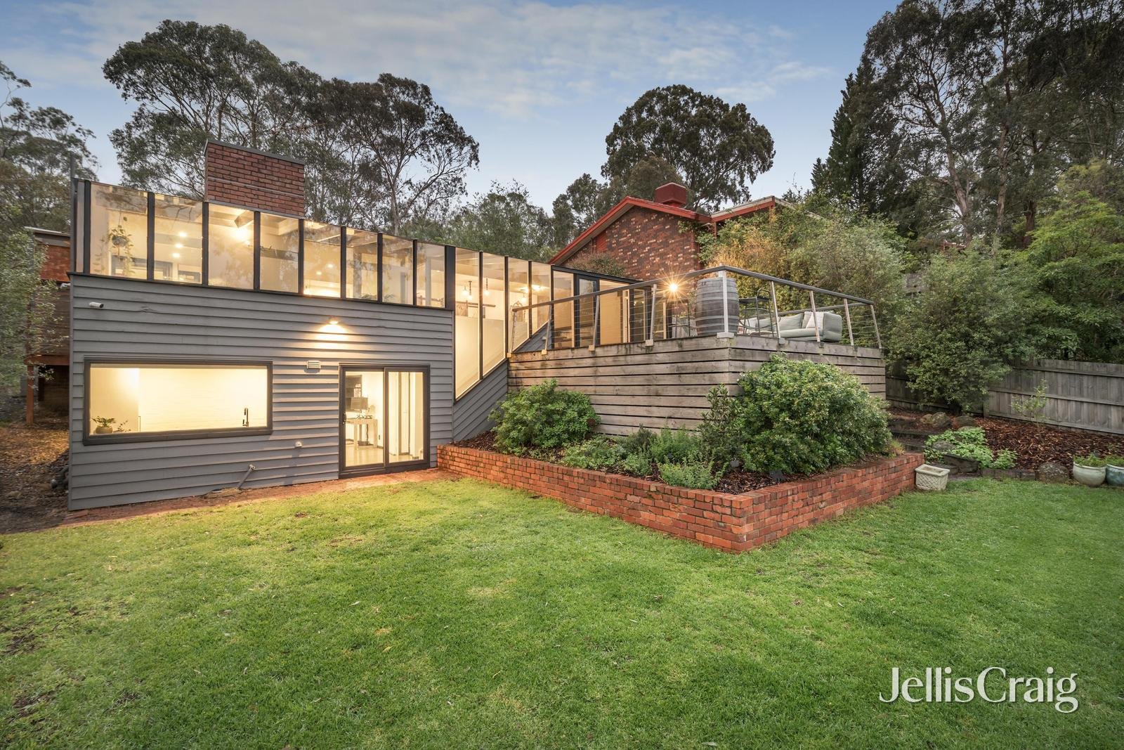 12 Terrigal Place, Greensborough image 19
