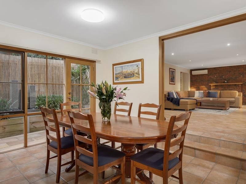 12 Thorncombe Walk, Doncaster East image 5