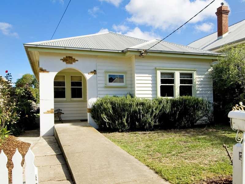 12 Thorne Street, East Geelong image 1