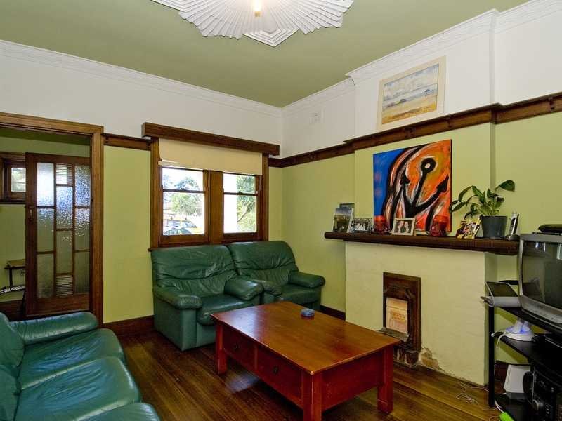 12 Thorne Street, East Geelong image 2