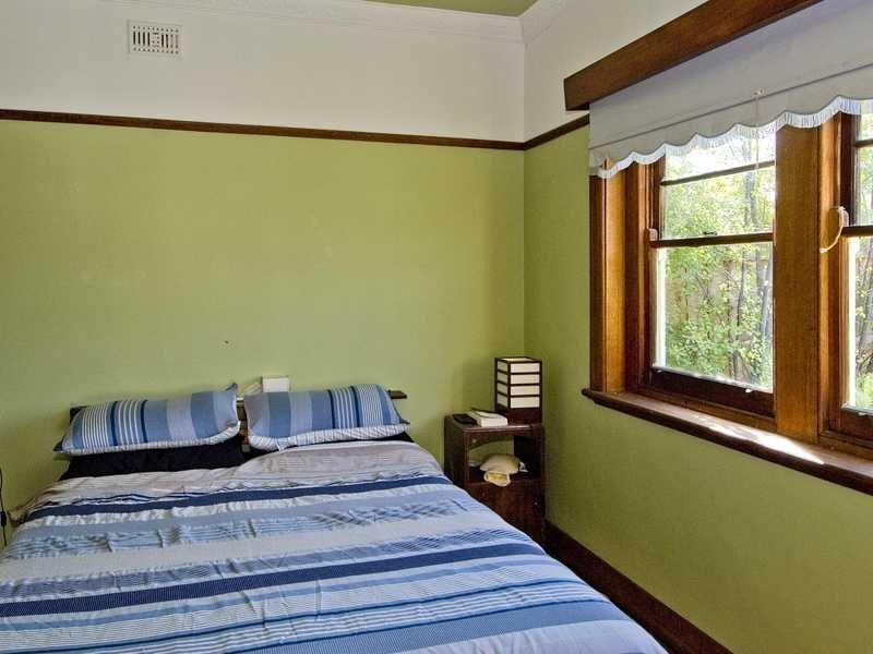12 Thorne Street, East Geelong image 4