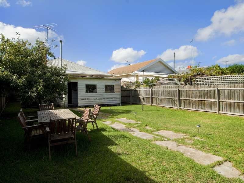 12 Thorne Street, East Geelong image 6