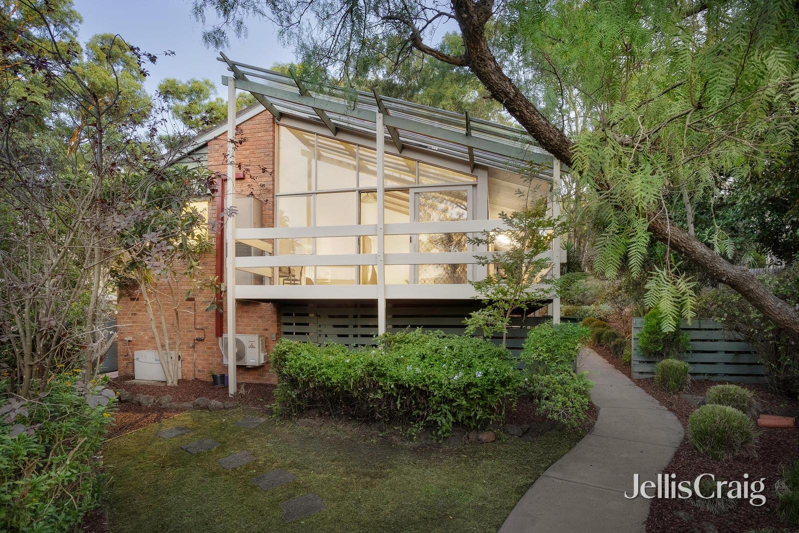 12 Treetops Close, Eltham image 1