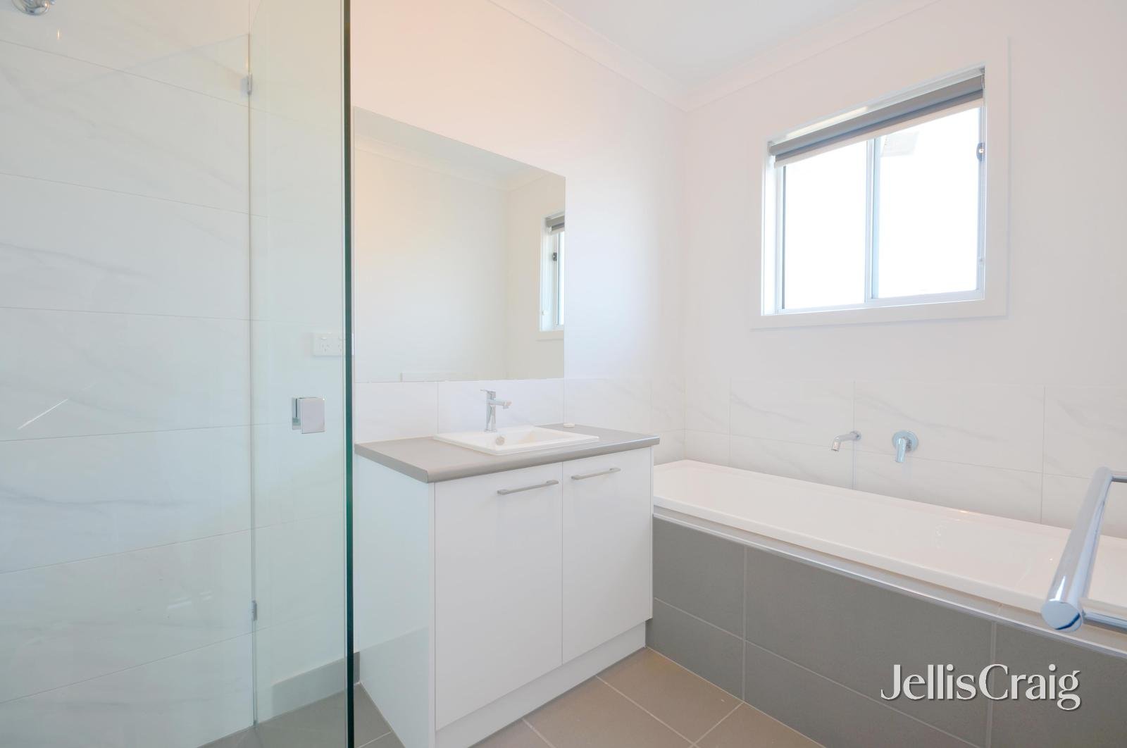 12 Tunbridge Street, Lucas image 7