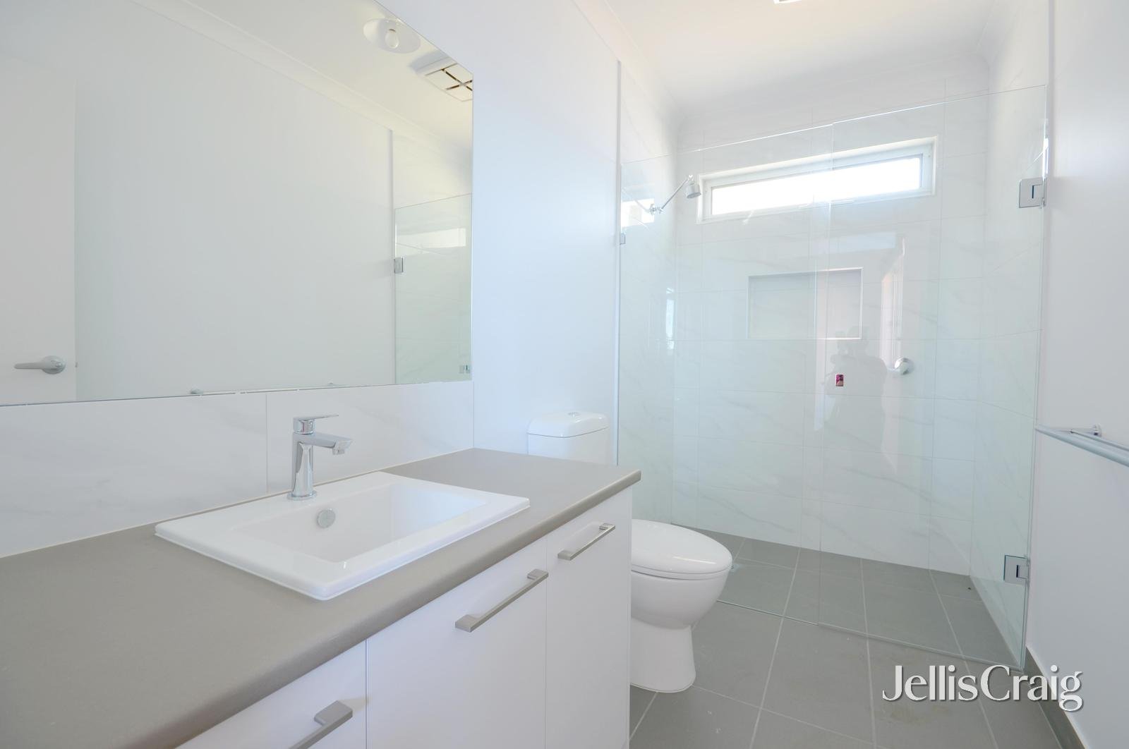 12 Tunbridge Street, Lucas image 10