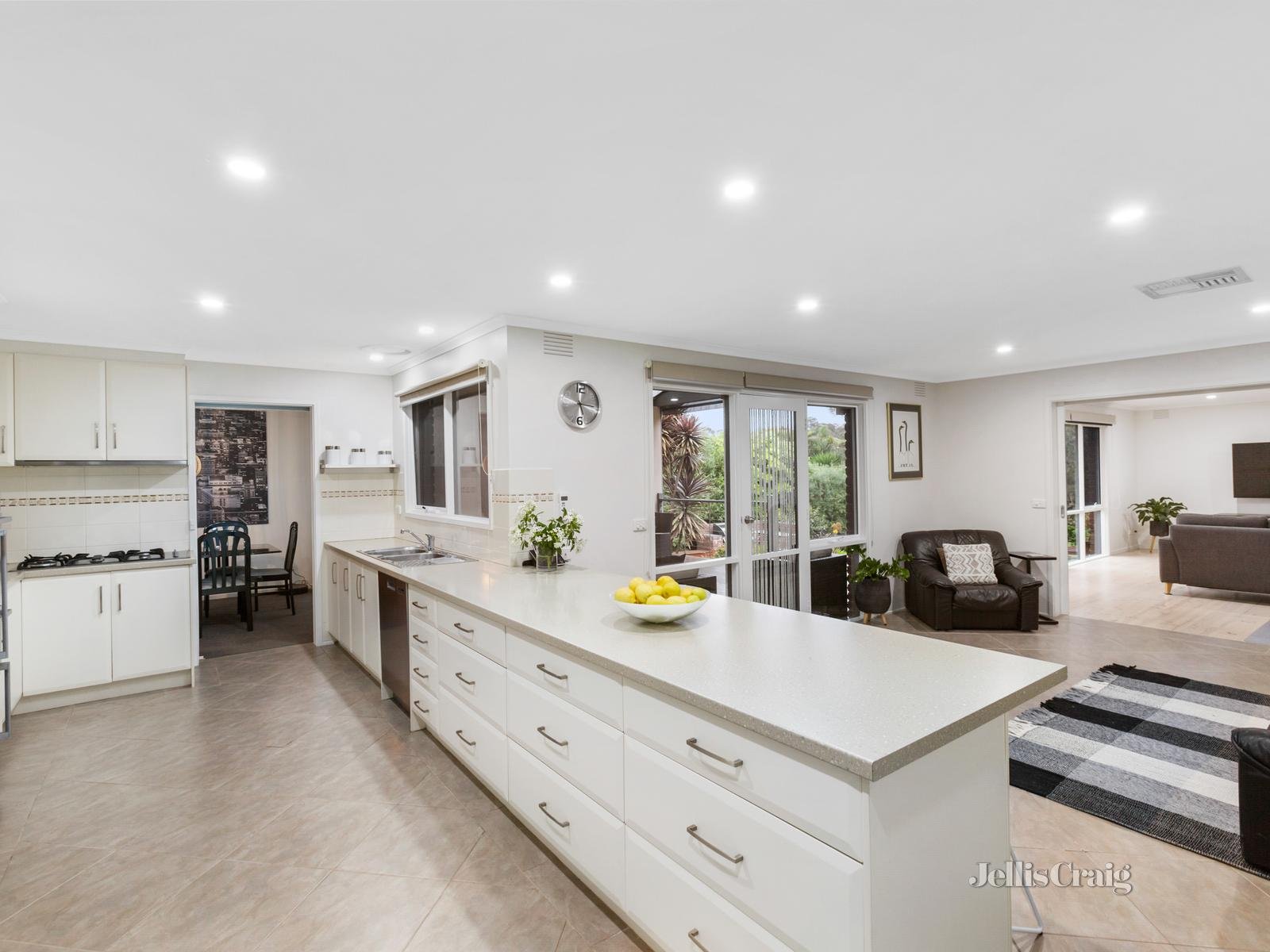 12 Valencia Terrace, Templestowe image 2