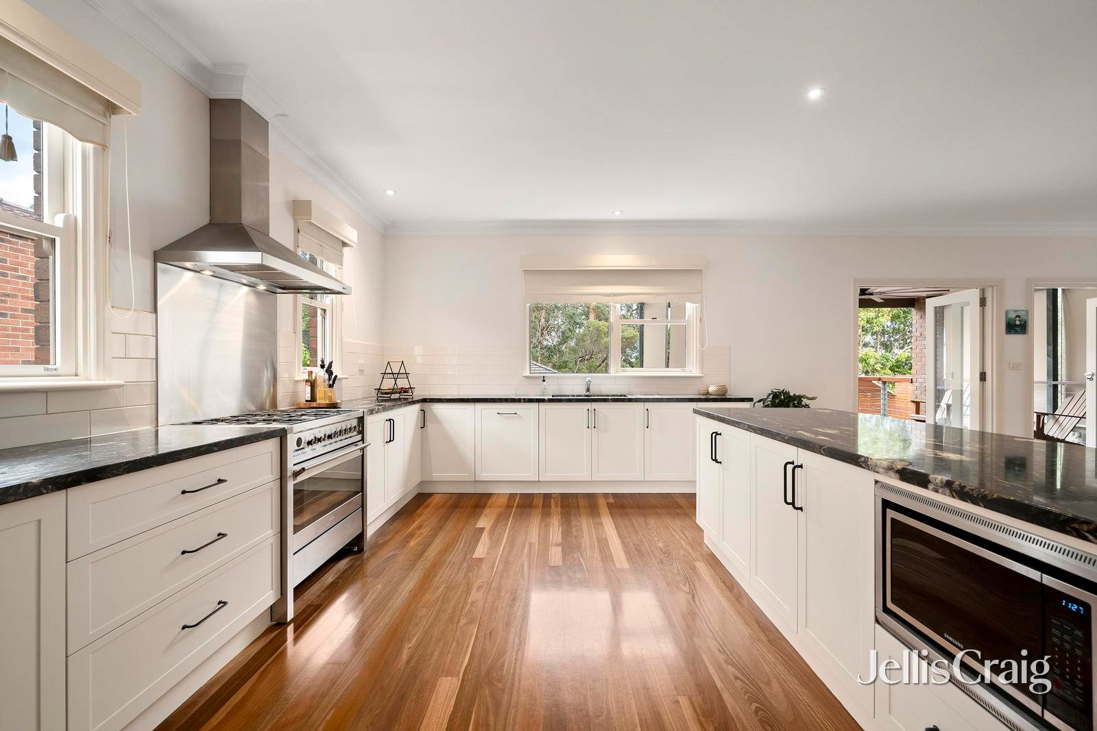 12 Valley Park Drive, Mooroolbark image 6