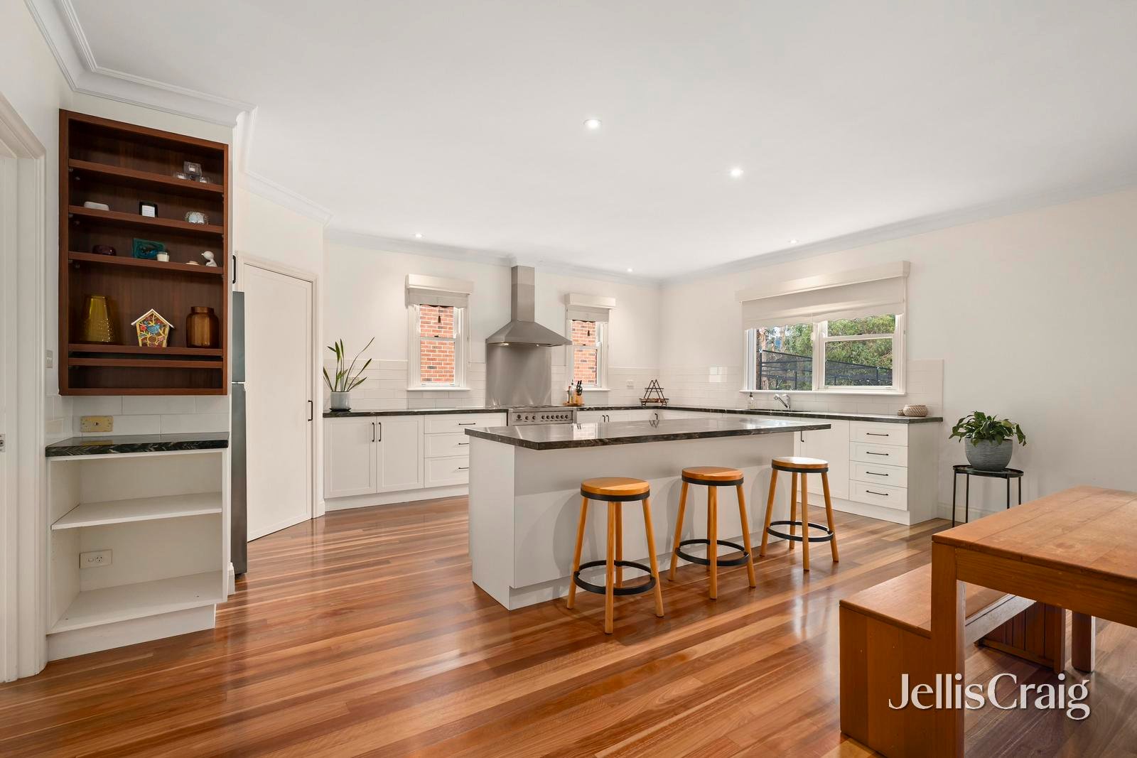 12 Valley Park Drive, Mooroolbark image 7