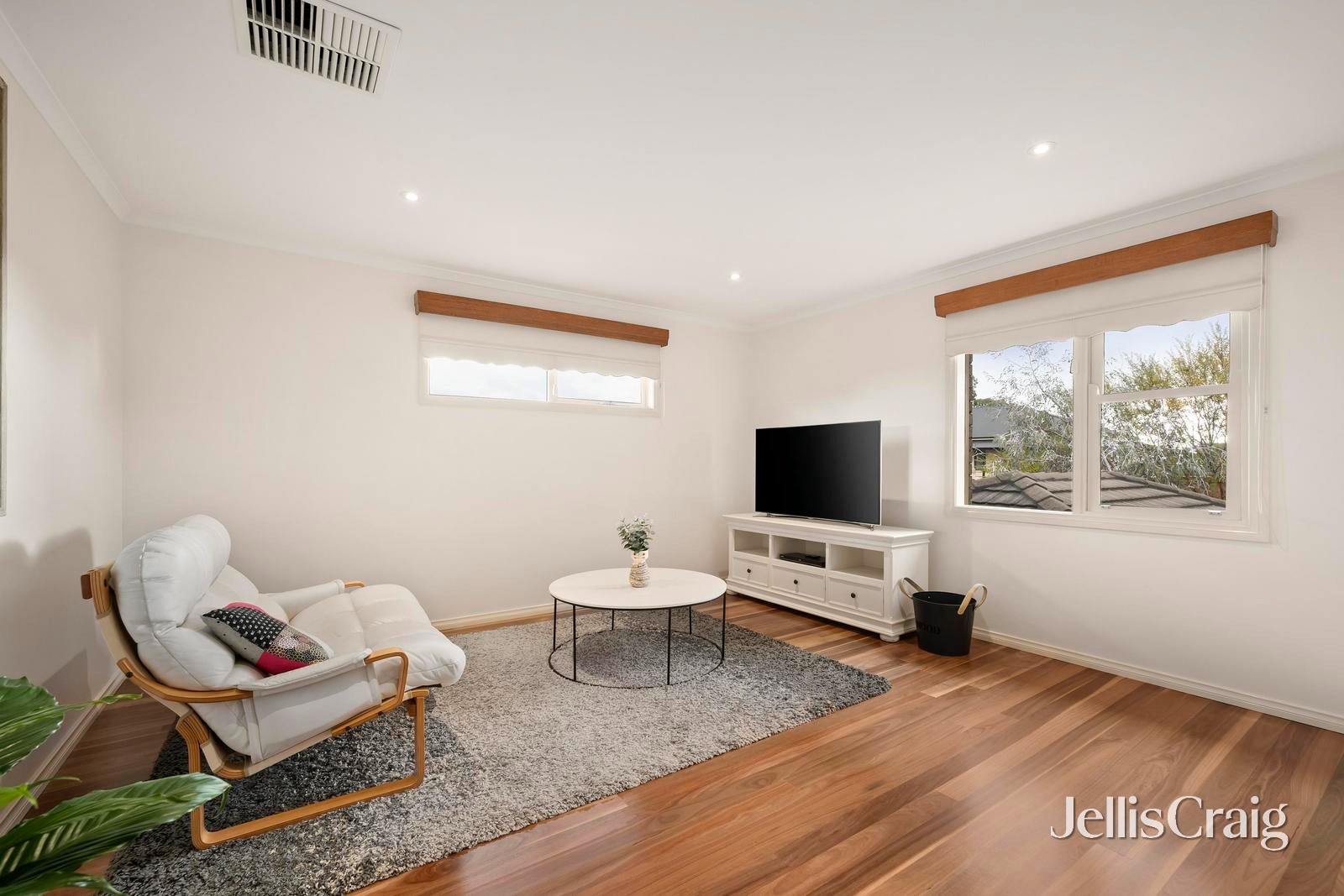12 Valley Park Drive, Mooroolbark image 10