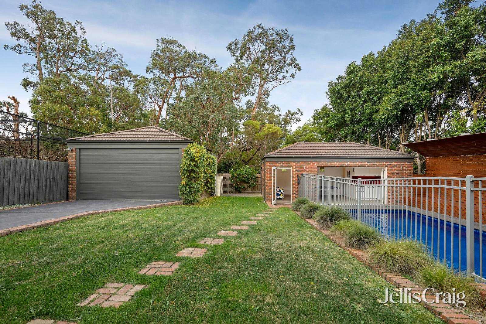12 Valley Park Drive, Mooroolbark image 20