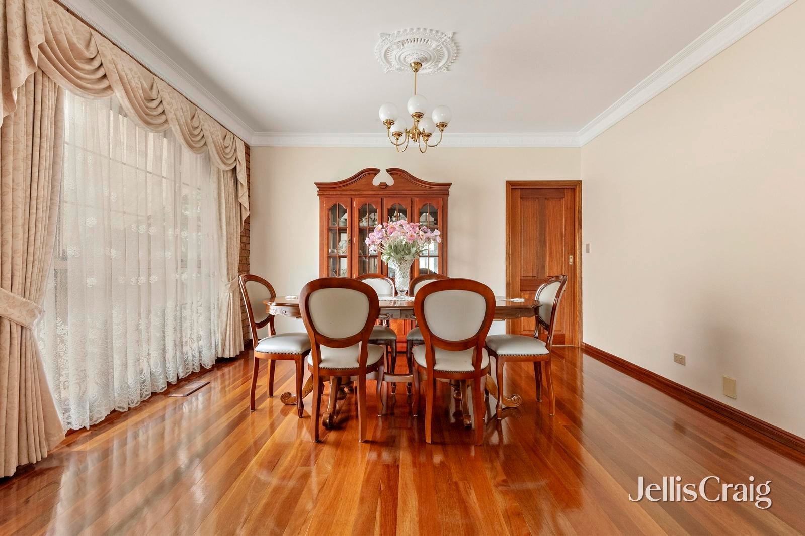 12 Vanberg Road, Essendon image 6