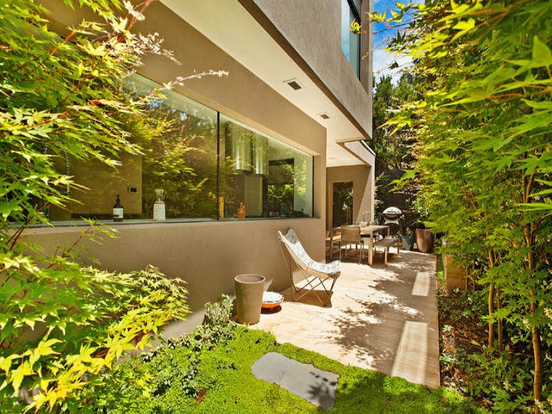 1/2 Vautier Street, Elwood image 5