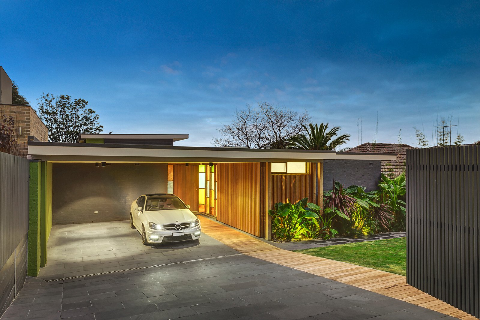 12 Viewhill Road, Balwyn North image 2