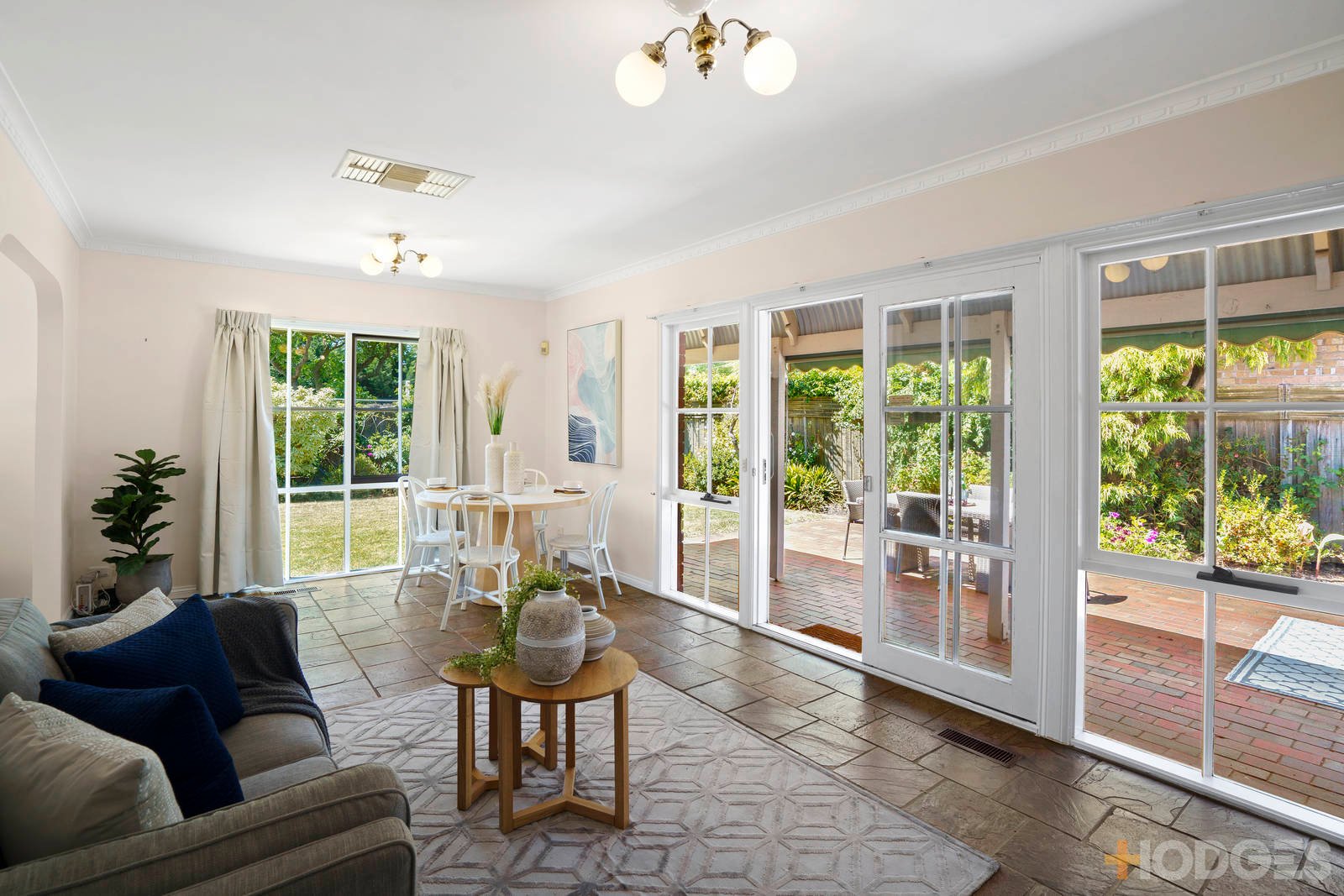 1 / 2 Weatherall Road Cheltenham
