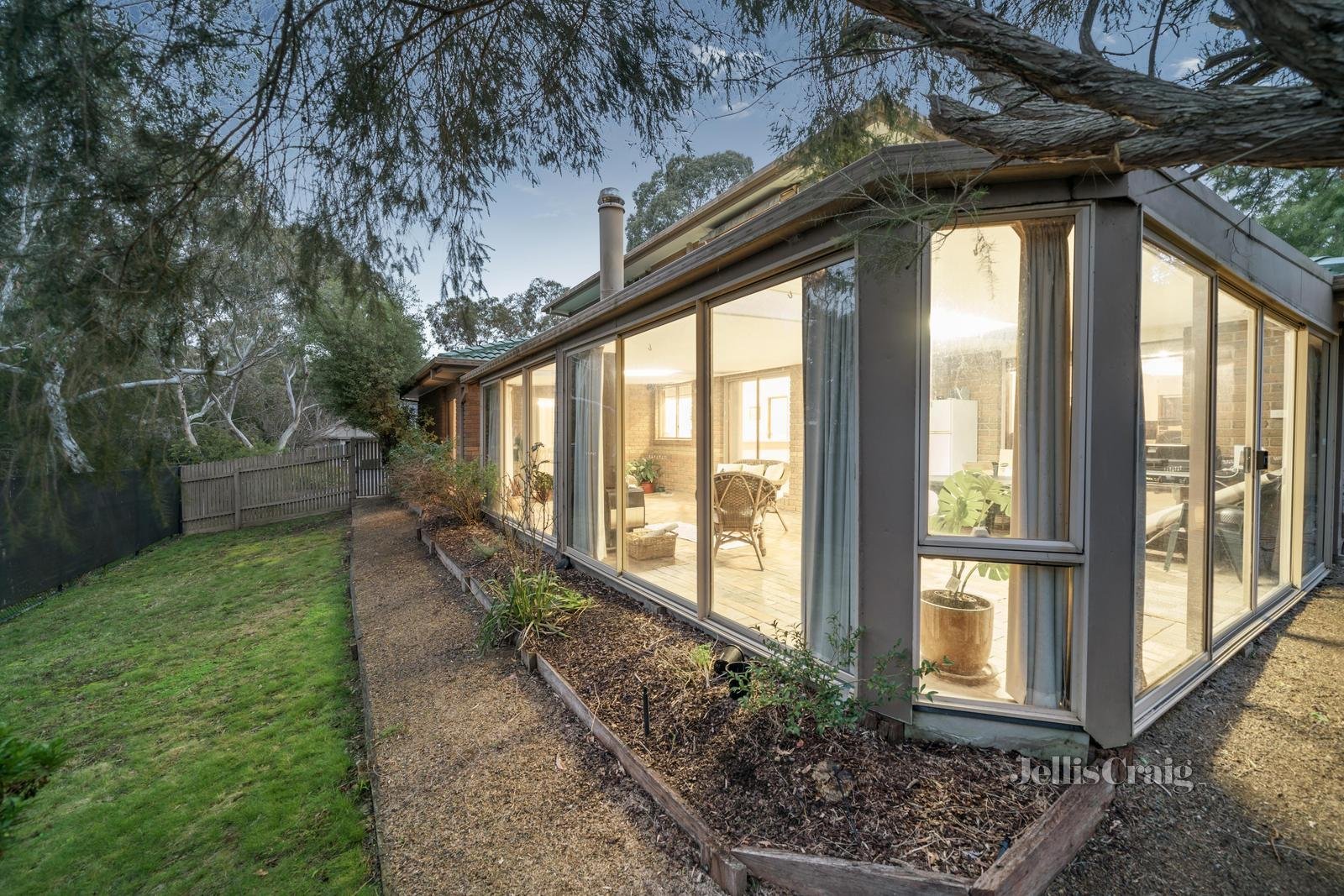 12 Willaura Place, Yallambie image 15