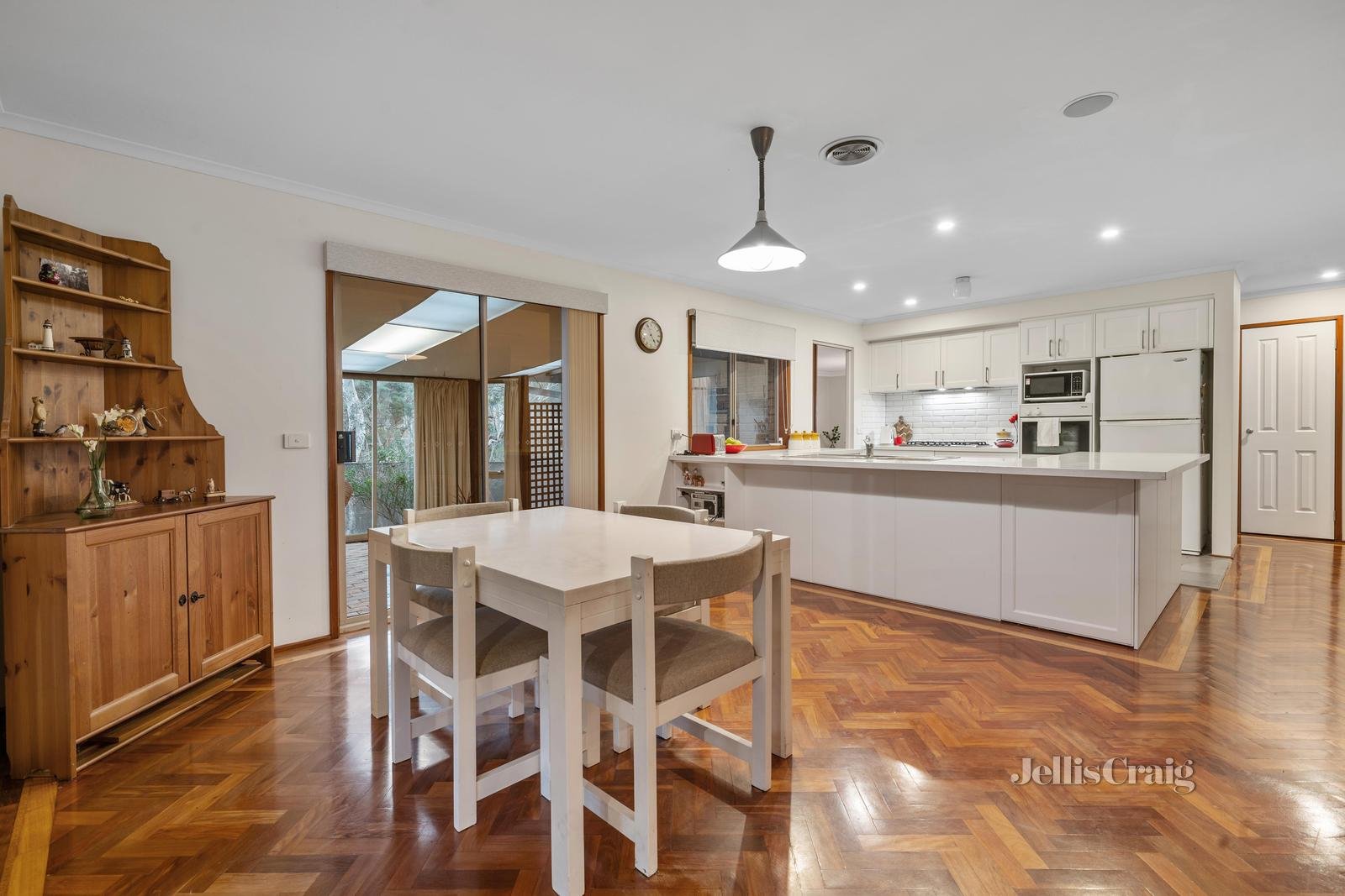 12 Willaura Place, Yallambie image 2