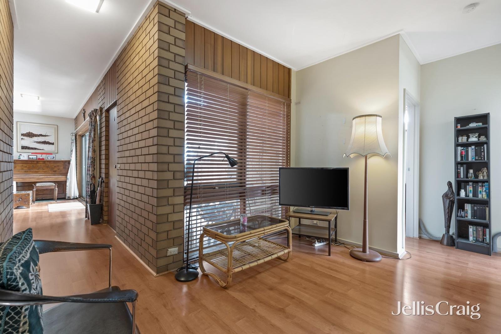 12 Windermere Avenue, Doncaster East image 5