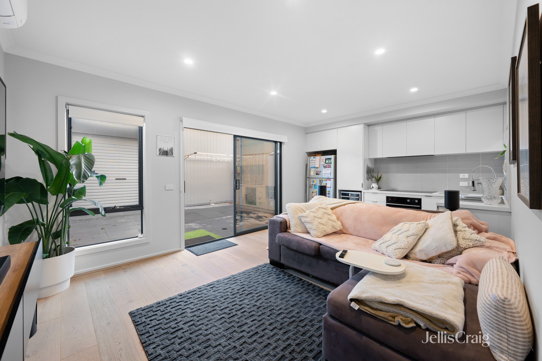 12 Woodhaven Walk, Wollert image 1